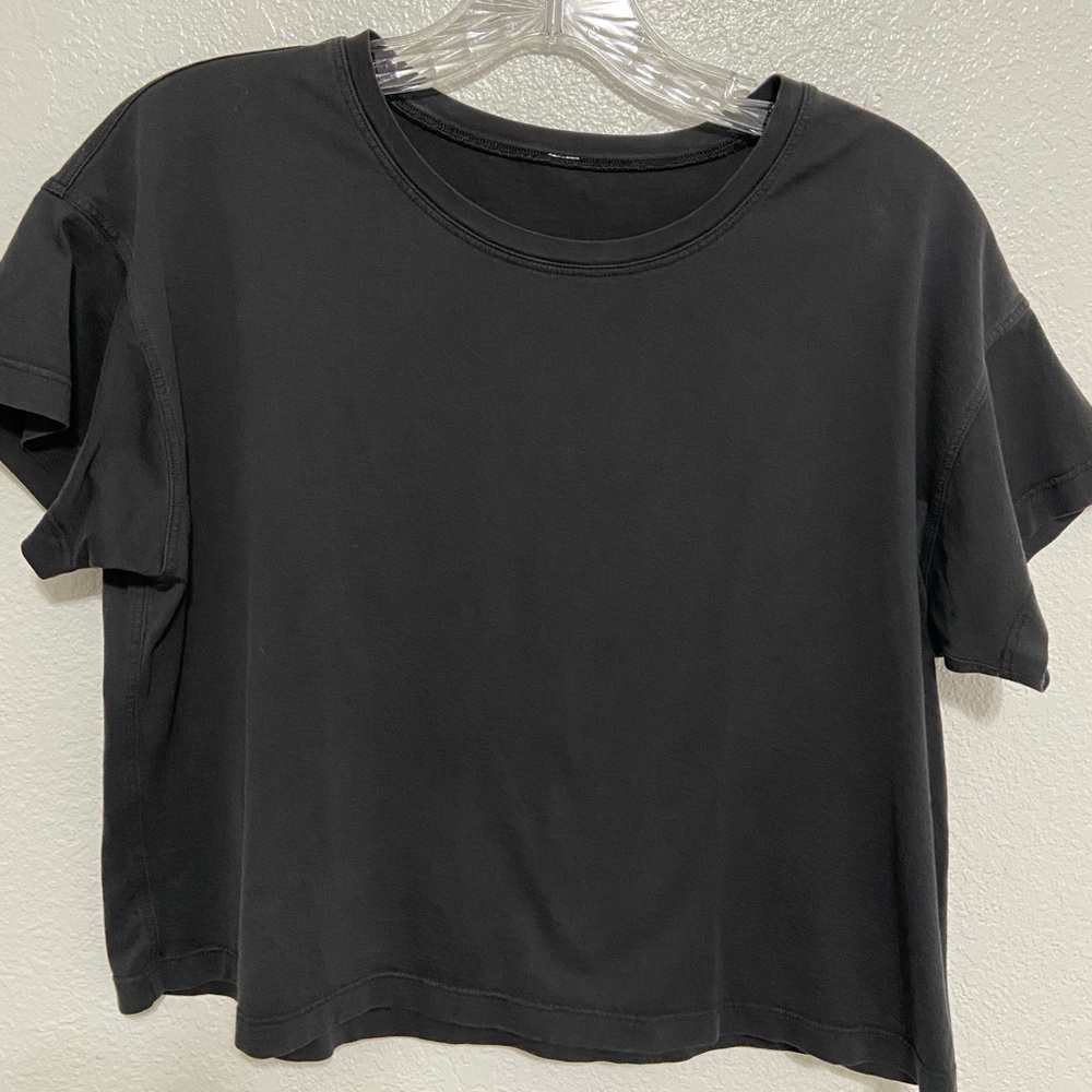 Cropped Lululemon top size 8
